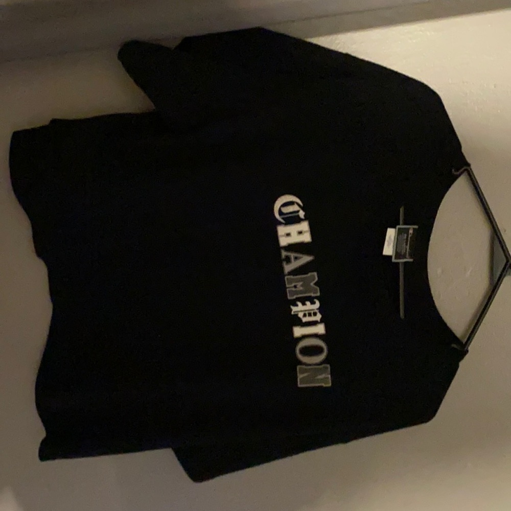 Black Champion cropped t